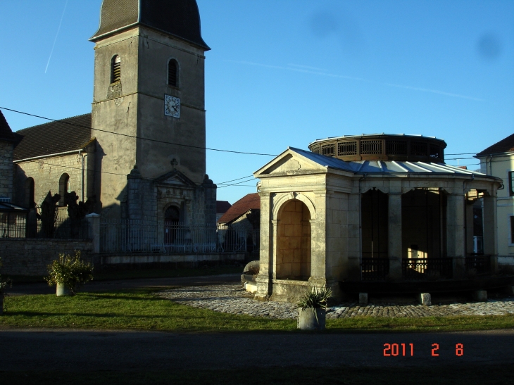 Place de l'église - Semmadon