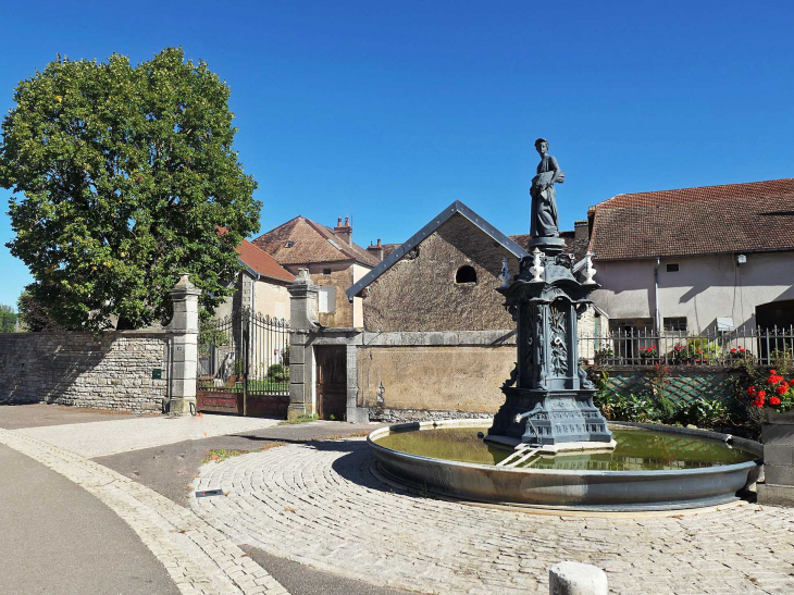 La fontaine Cérès - Vantoux-et-Longevelle