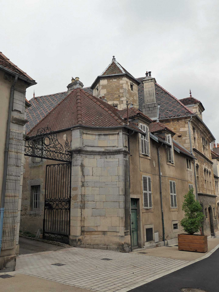 Le Vieux Vesoul : rue Roger Salengro hôtel Thomassin