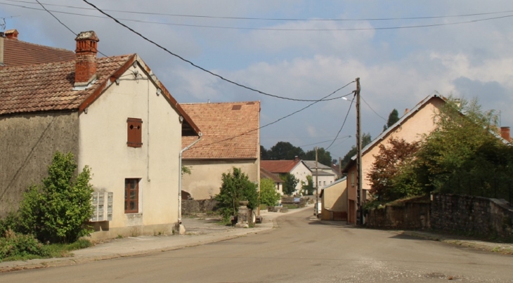 Le Village - Fay-en-Montagne