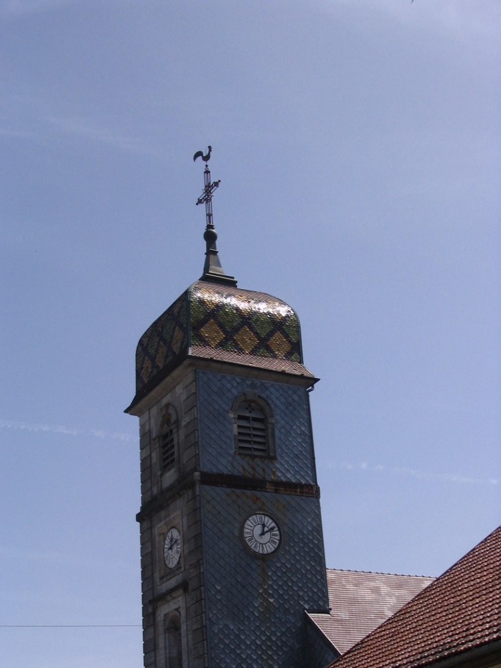 Le clocher protégé contre l'hiver - La Chaux-du-Dombief