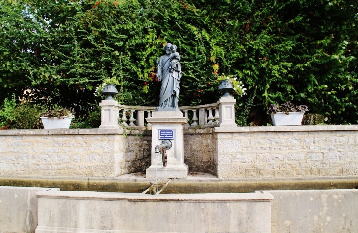 Fontaine - Lavigny