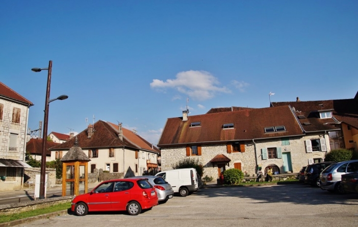 Le Village - Mouchard