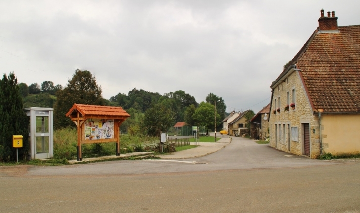 Le Village - Pont-d'Héry