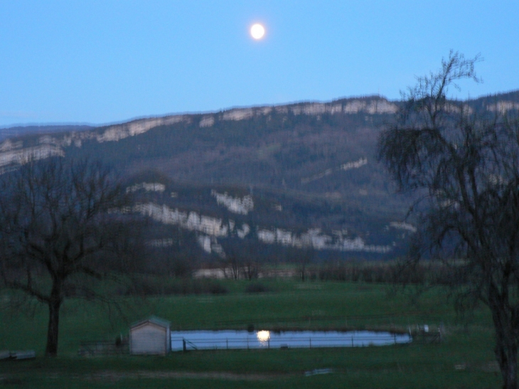 La lune sur le pt lac à la penne - Pratz