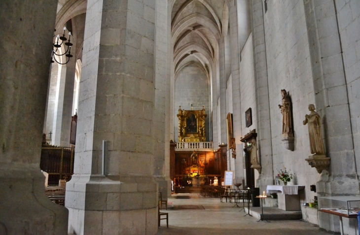 =Cathédrale St Pierre-St Paul-St André - Saint-Claude