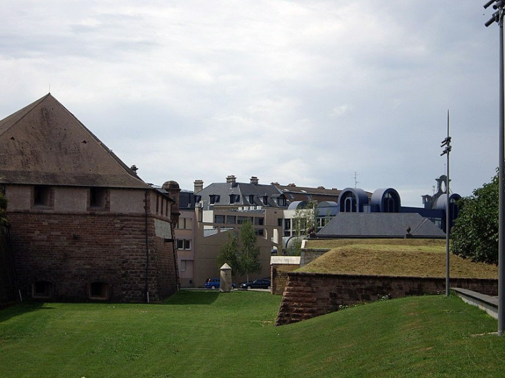 Ville moderne derrière la citadelle - Belfort
