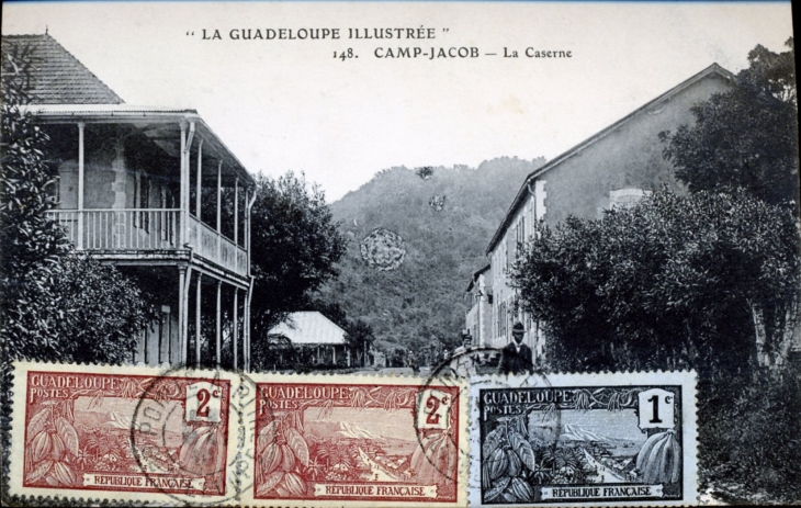 Camp Jacob - La Caserne, vers 1910 (carte postale ancienne). - Saint-Claude