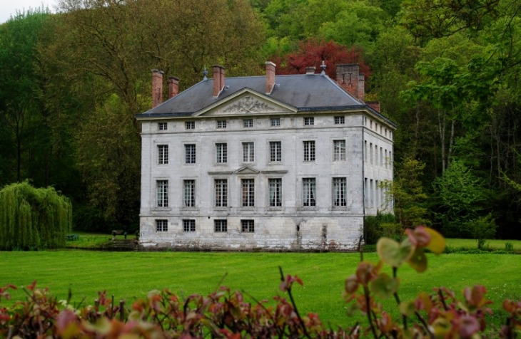 Le château. Il fait l'objet d'une inscription au titre des monuments historiques depuis le 28 mars 1994. - Amfreville-sur-Iton