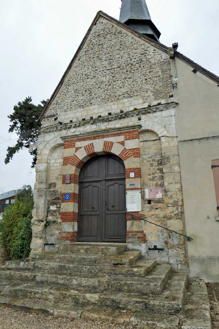L'entrée de l'église - Bazincourt-sur-Epte