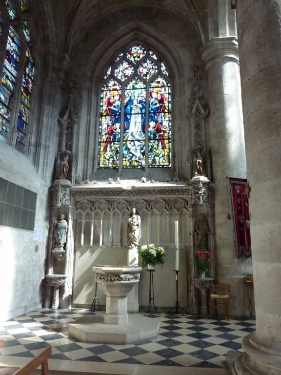 Eglise Saint Nicolas  : Fonts Baptismaux - Beaumont-le-Roger