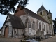 L'église Saint Philibert est à vaisseau unique, elle est construite en calcaire, silex et bois. La couverture est en tuile et ardoise.