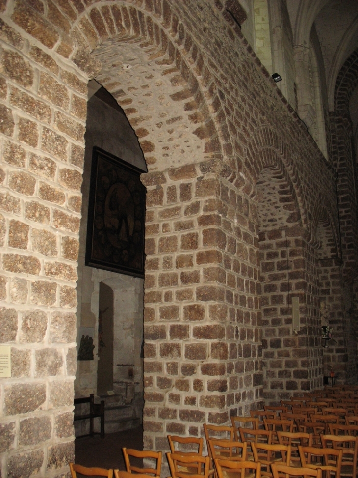 Intérieur de l'église (en grison) - Broglie