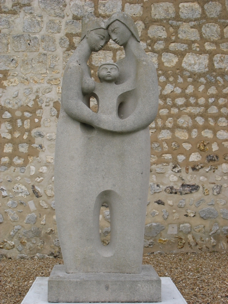 Sculpture de la Sainte Famille près de l'église - Brosville