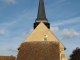 Façade de l'église Saint-Martin avec son porche