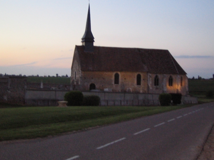 Eglise de Courdemanche, à la tombé de la nuit