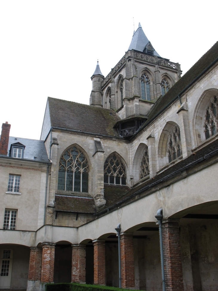 Abbatiale Saint-Taurin d'Evreux - Évreux