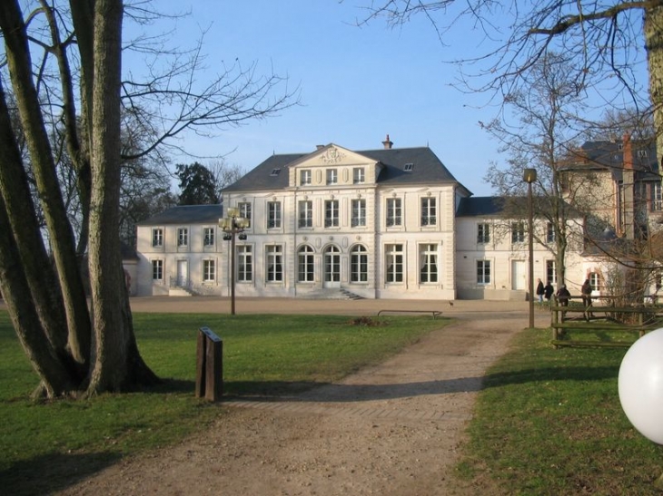 Evreux  : Château de Trangis - Évreux