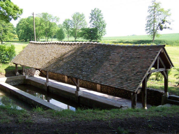 Le lavoir communal - Houlbec-Cocherel