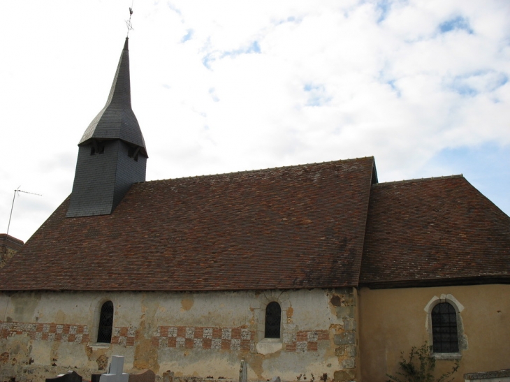 Côté sud de l'église Saint-Jean - L'Hosmes