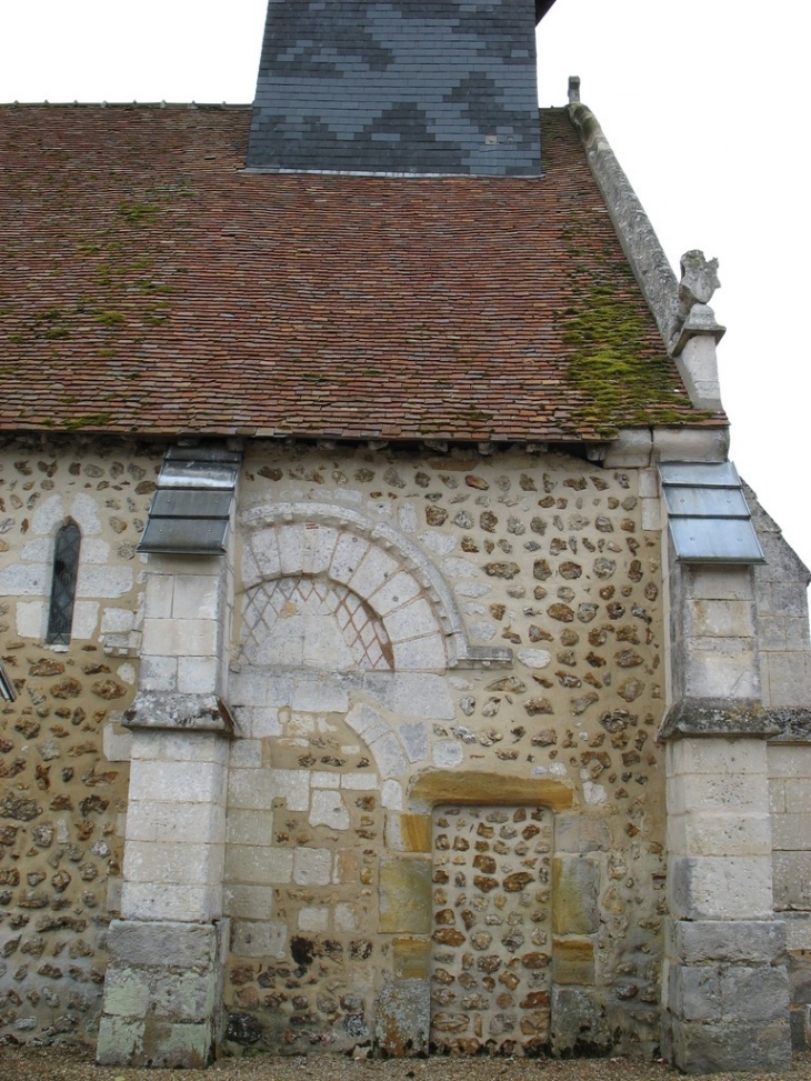 Ancienne porte Romane côté nord - La Houssaye