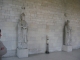 Photo suivante de Le Bec-Hellouin Statues et croix anglicane