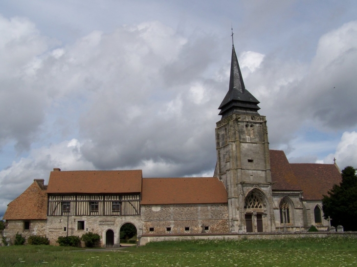 L'église Notre-Dame et le manoir - Le Mesnil-Jourdain