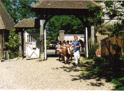 Entré intérieur de la Chaumière aux Poney Marie Edwige DECHAMPS en Photo environ 1990  - Le Tilleul-Othon