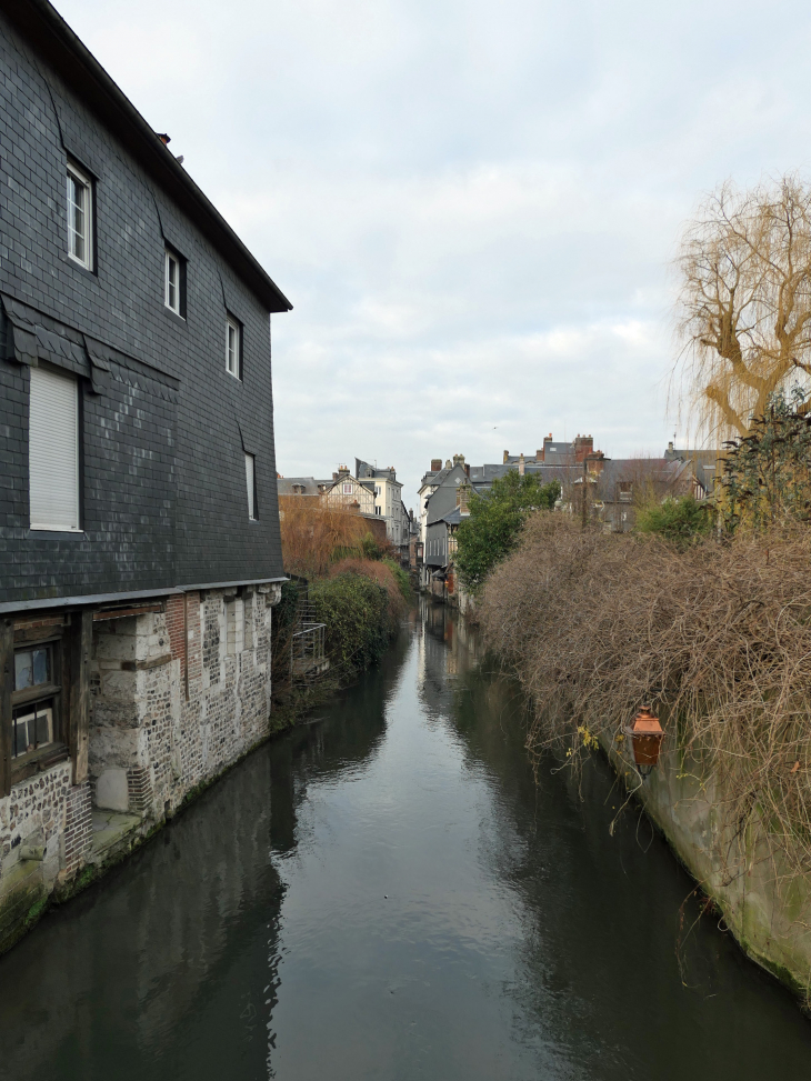 Les canaux de la Venise normande - Pont-Audemer