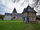 Photo précédente de Saint-Philbert-sur-Risle L'ancien prieuré. Les éléments protégés MH sont notamment l'église, le colombier et l'enclos.