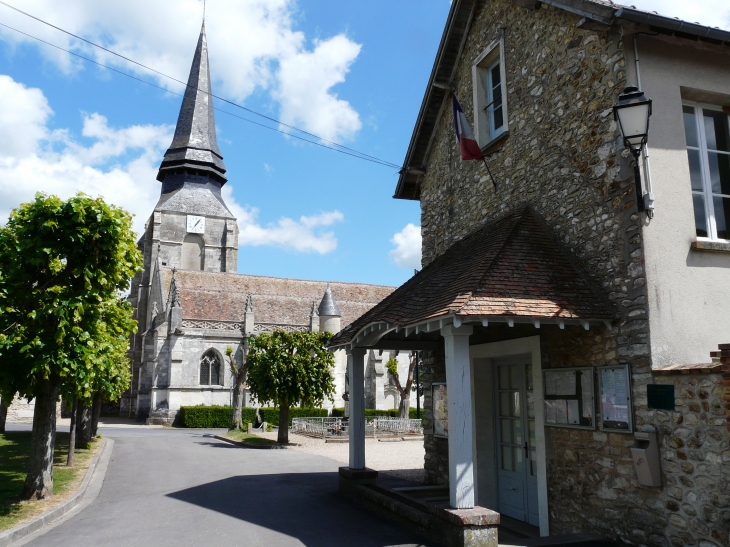 La Mairie et surtout l'église GLT & SG - Saint-Pierre-de-Bailleul