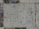 Sur le mur de l'église Croix de Pèlerins