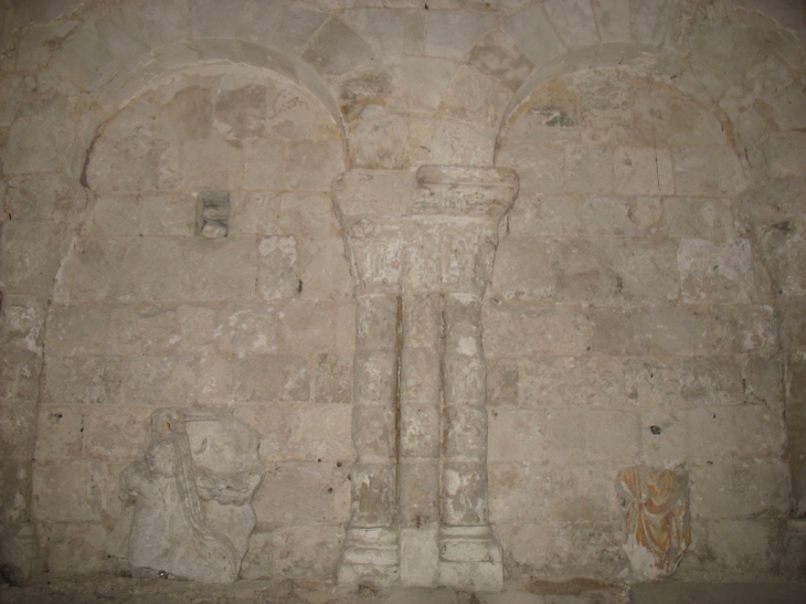 Base du clocher roman - Tosny