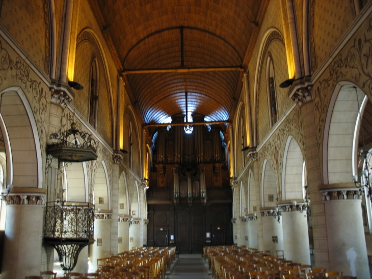 Intérieur de l'église de La Madeleine - Verneuil-sur-Avre