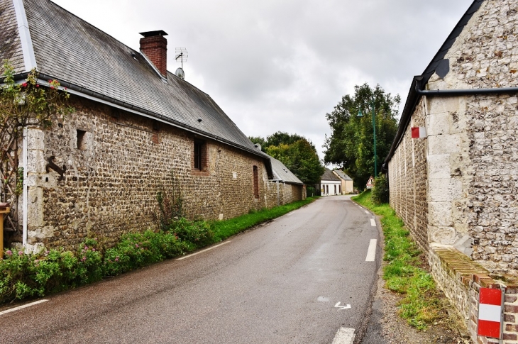 Le Village - Bénouville