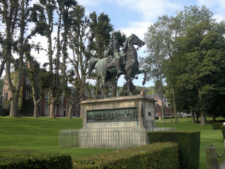 Statue du duc d'Orléans - Eu