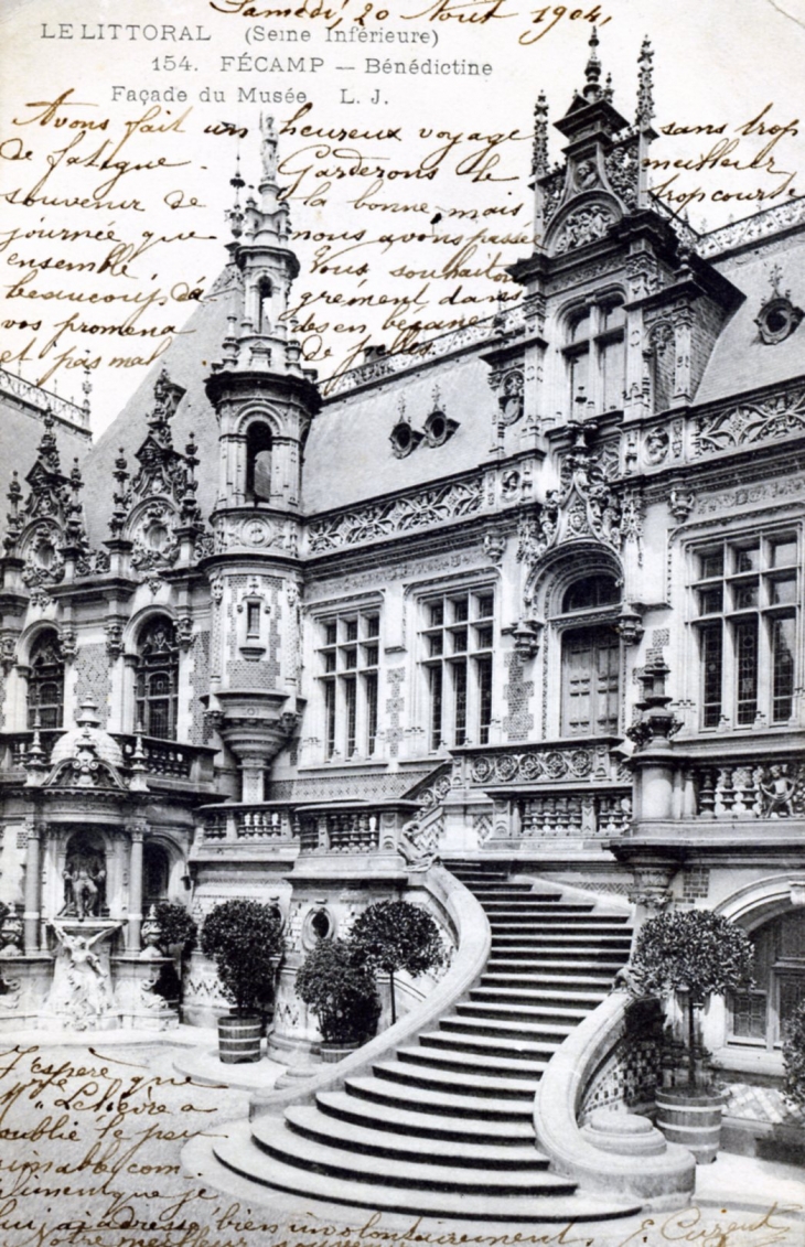 Bénédictine - Façade du Musée, vers 1904 (carte postale ancienne). - Fécamp