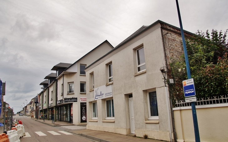 Le Village - Gonneville-la-Mallet