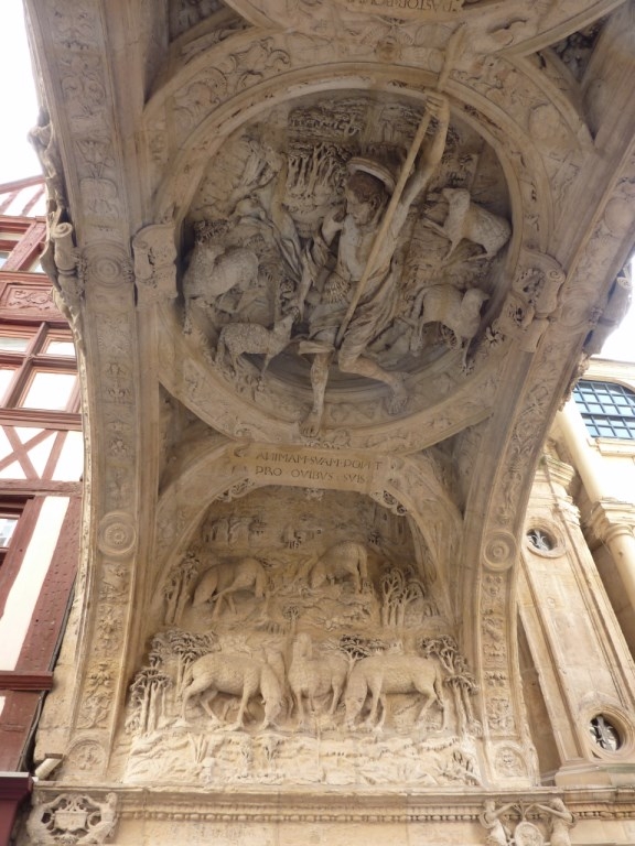 Sculptures sous Gros Horloge - Rouen