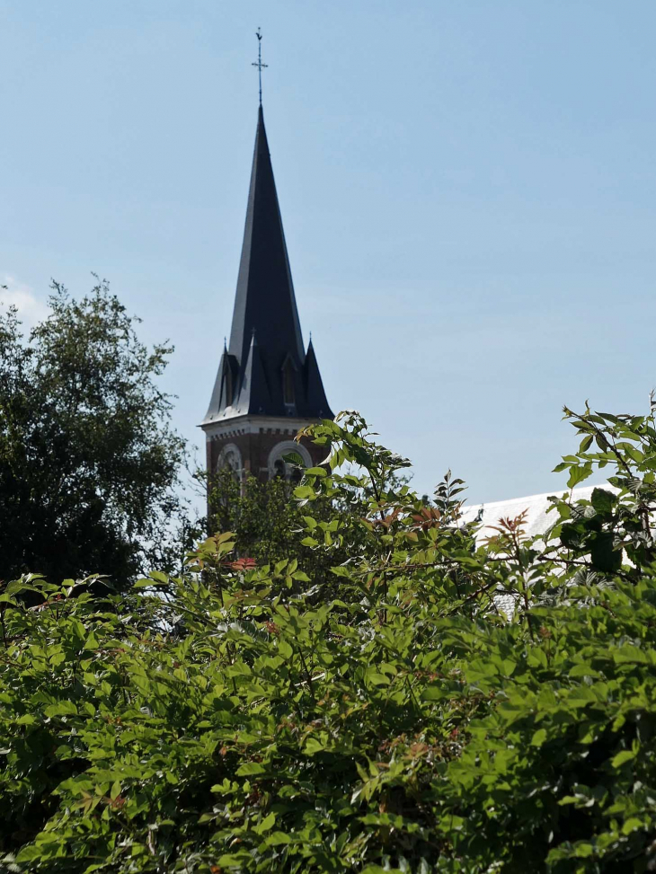Vue sur le clocher - Saint-Pierre-de-Varengeville