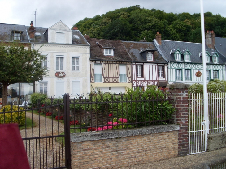 Maisons en bord de seine - Villequier