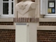 Photo suivante de Yvetot Buste de Guy de MAUPASSANT devant le musée des ivoires - 8 place JOFFRE