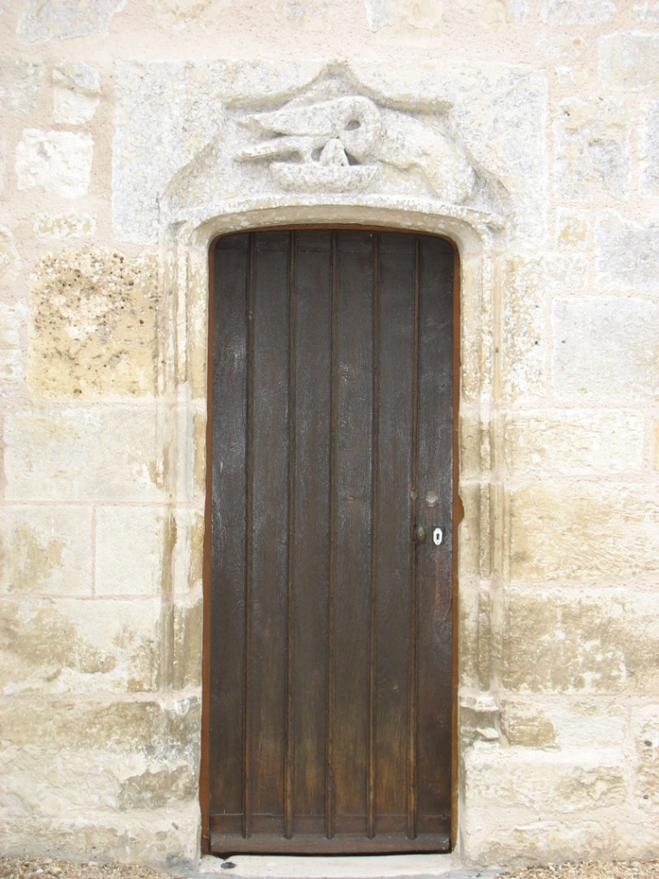 Porte de l'église avec le pélican - Yville-sur-Seine