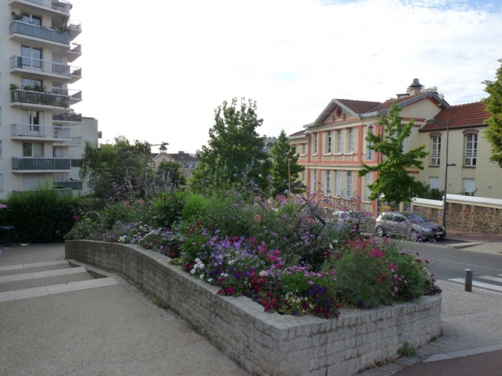 Avenue jean Jaures - Issy-les-Moulineaux
