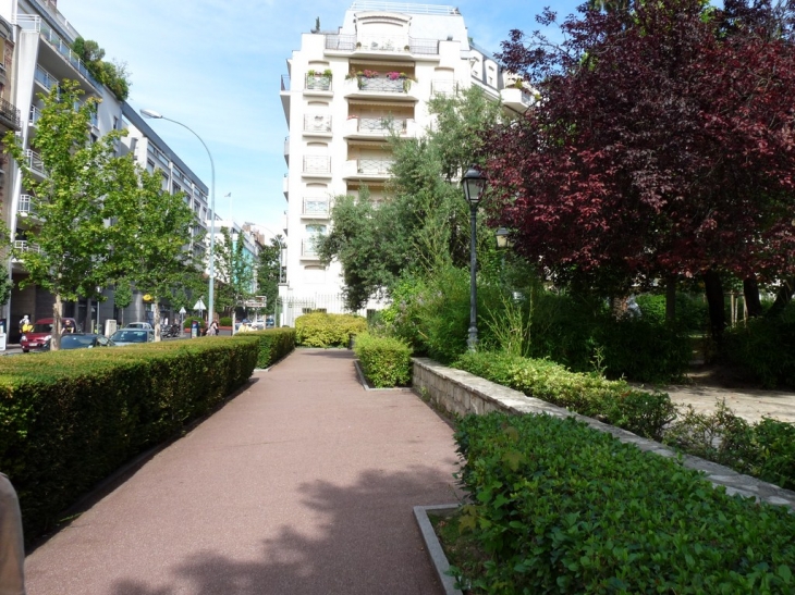 Le square Weiden - Issy-les-Moulineaux