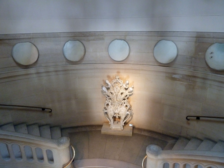 L'escalier du musée - Sèvres