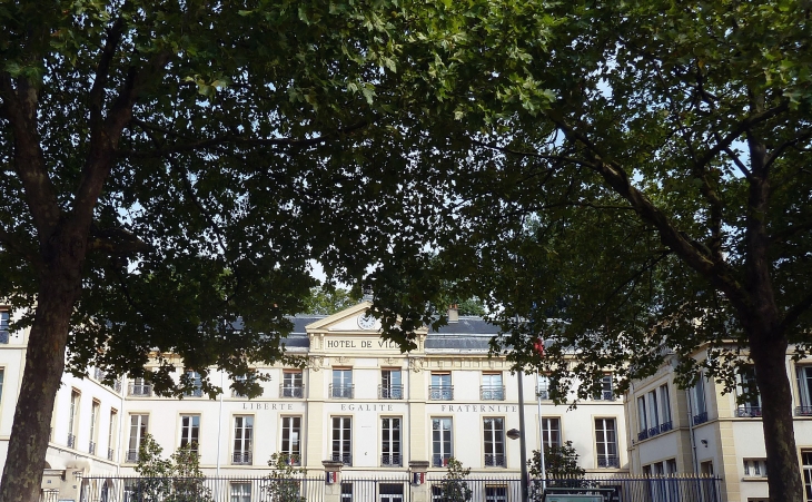L'hôtel de ville - Sèvres