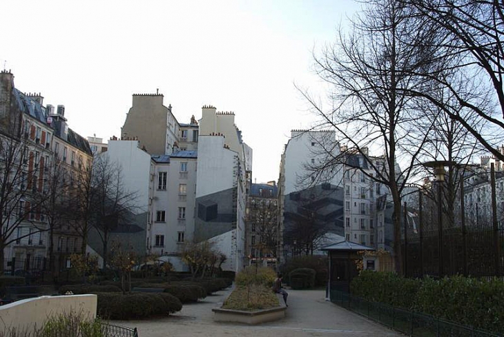 Square et murs peints - Paris 11e Arrondissement