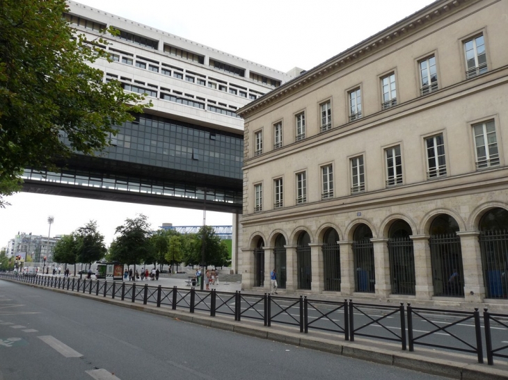 Bercy , le ministère des finances - Paris 12e Arrondissement