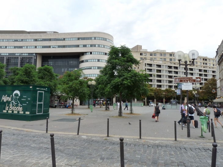 La place du bataillon du pacifique - Paris 12e Arrondissement